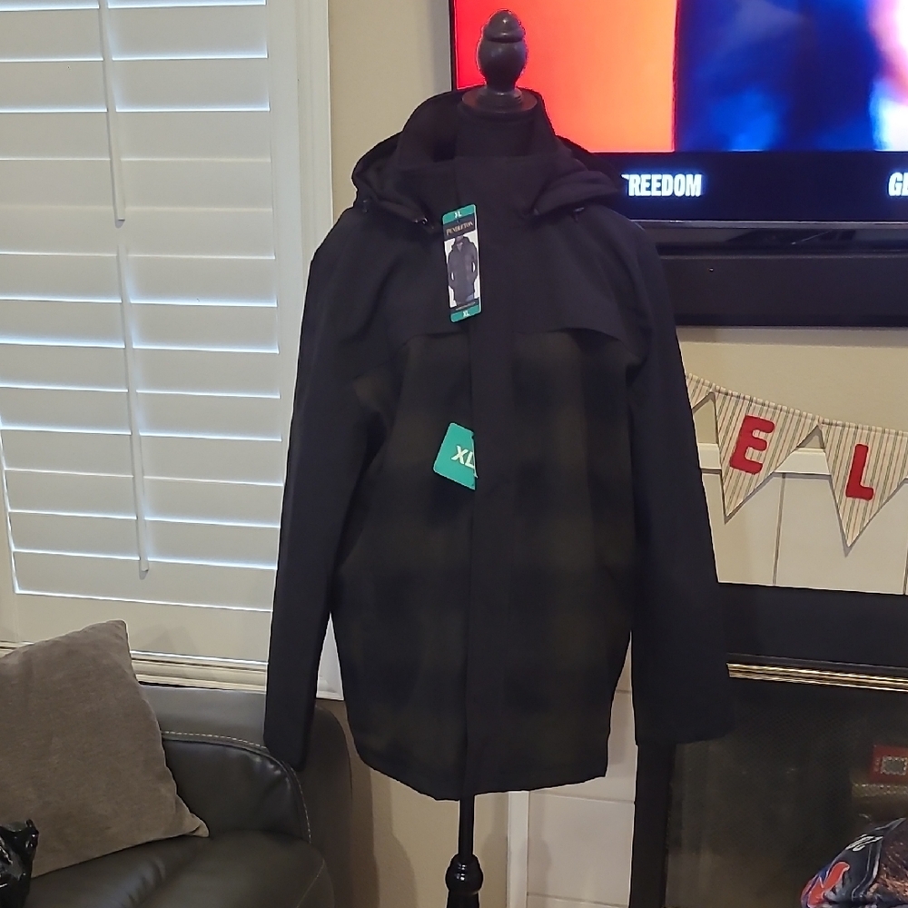 Pendleton Men's Black Checkered Raincoat